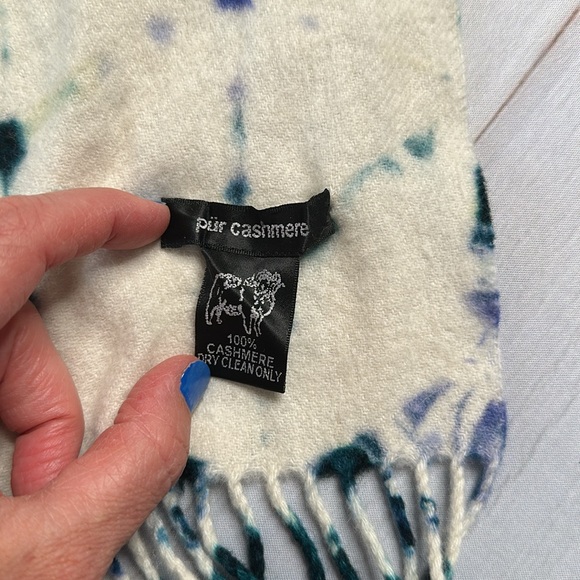 Cashmere scarf hand dyed blue and green - Picture 3 of 13